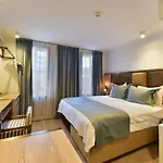 Hotel Rousseau 3*