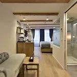 Hotel Rousseau