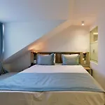 Rousseau Hotel 3*