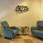 Rousseau Hotel 3*