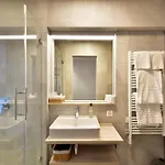Rousseau Hotel