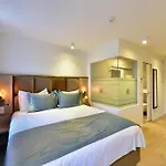 Hôtel Rousseau Plus